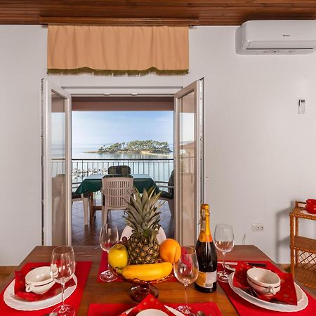 Nice Apartment In Banjol With Kitchen Kültér fotó
